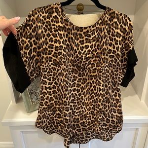 New zara blouse xs fits up to a medium